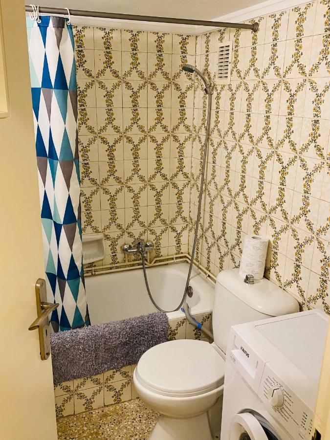 Metaxourgio Spacious Two Bedroom Apartment Athens Exterior photo