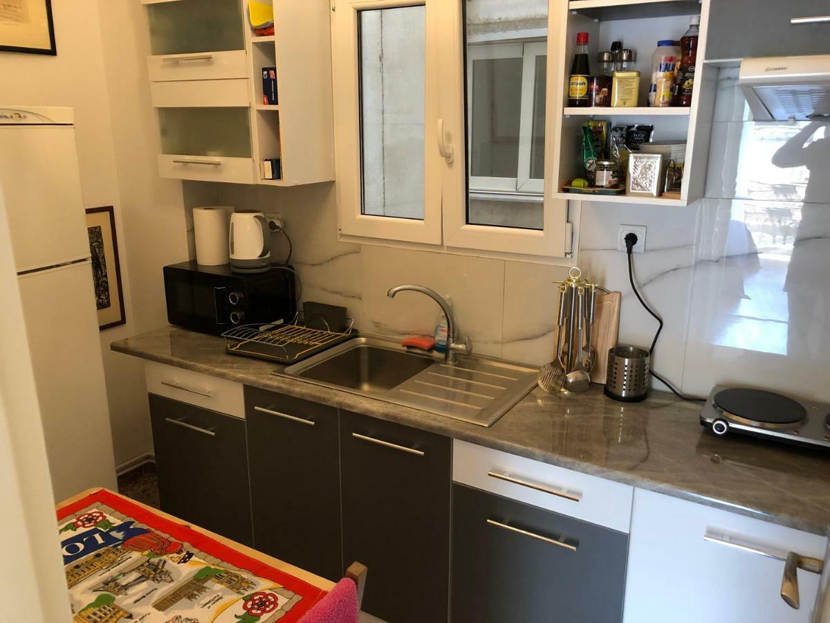 Metaxourgio Spacious Two Bedroom Apartment Athens Exterior photo